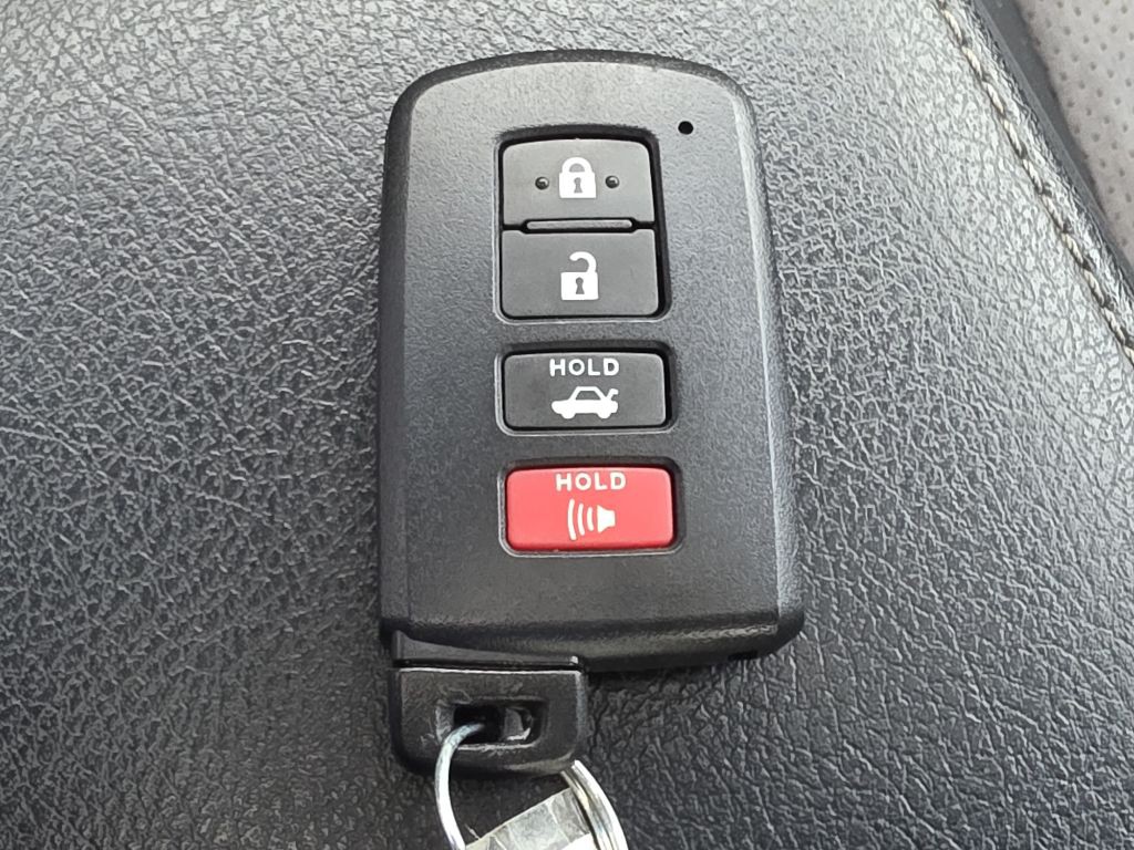 2013 Toyota Camry Image 27