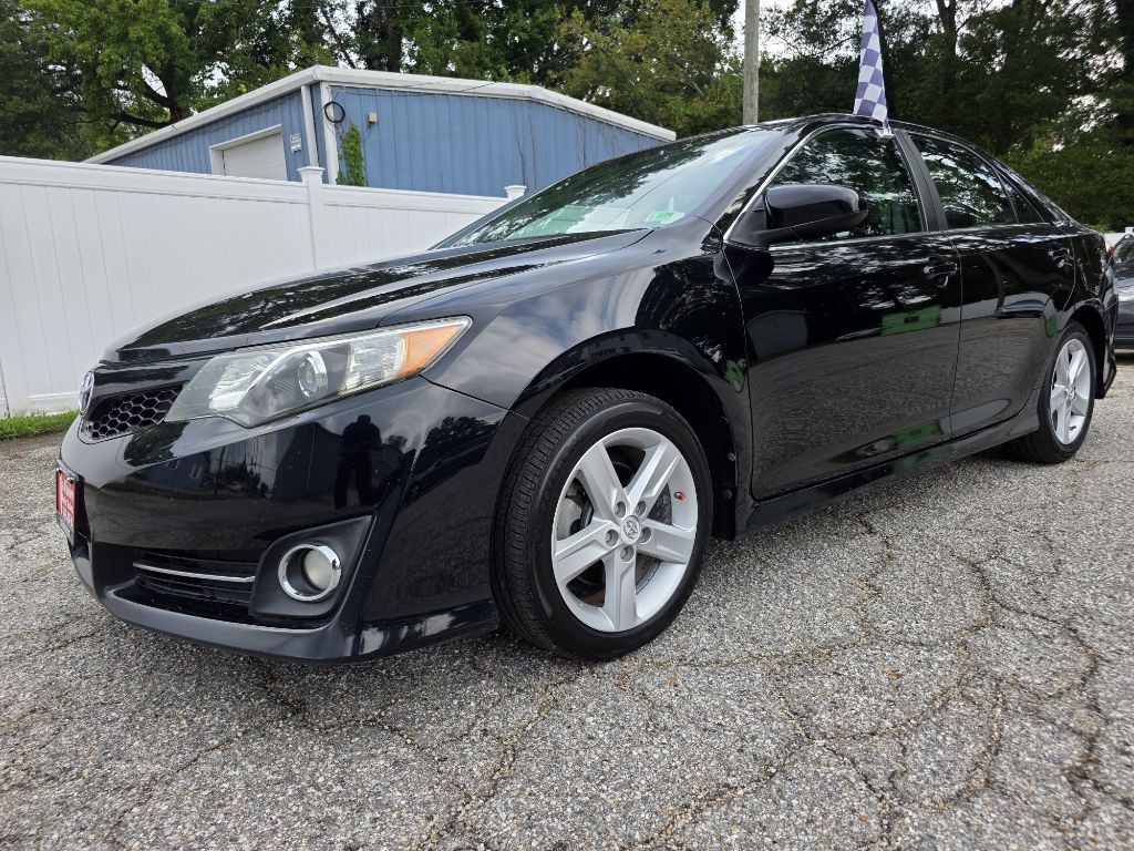 2013 Toyota Camry Image 1