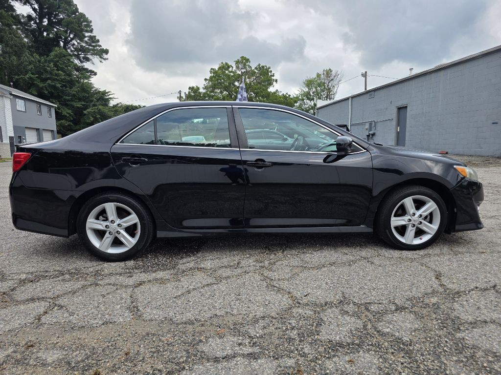 2013 Toyota Camry Image 3