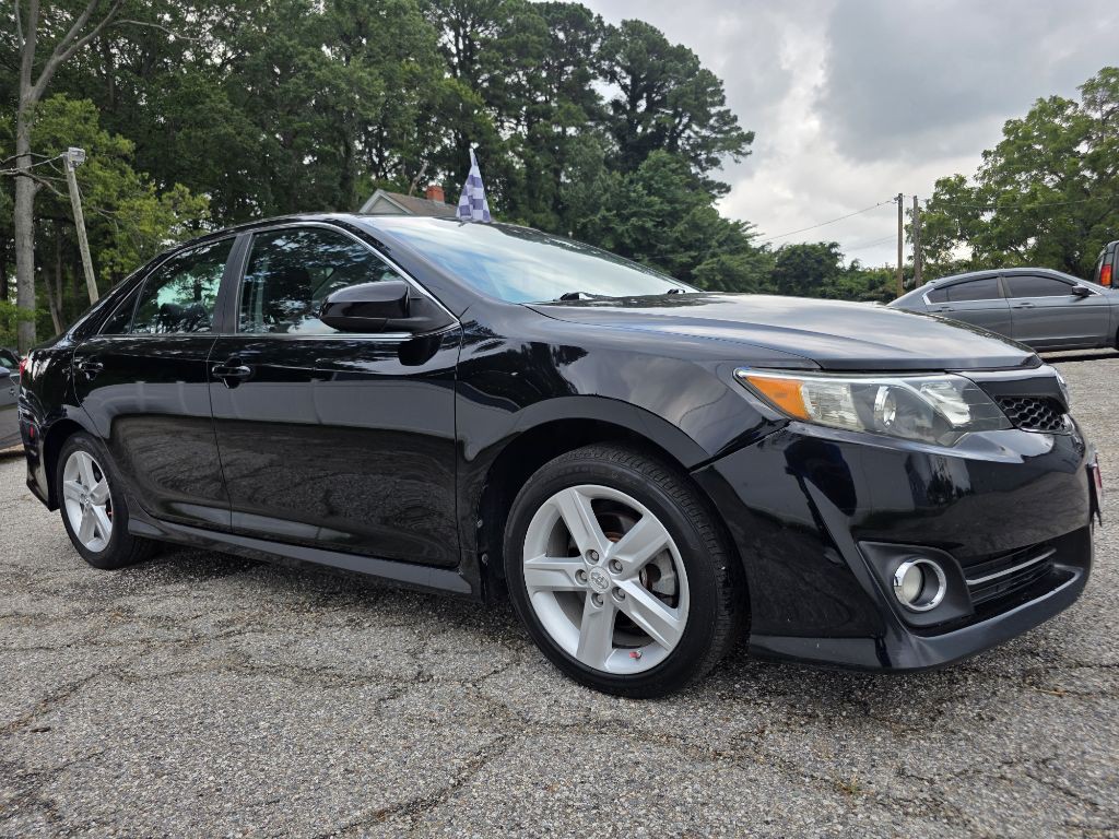 2013 Toyota Camry Image 4