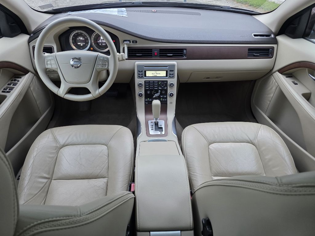 2011 Volvo XC70 Image 14