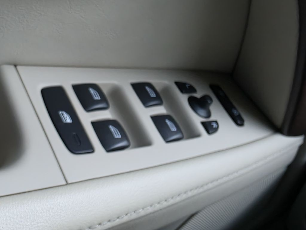 2011 Volvo XC70 Image 23