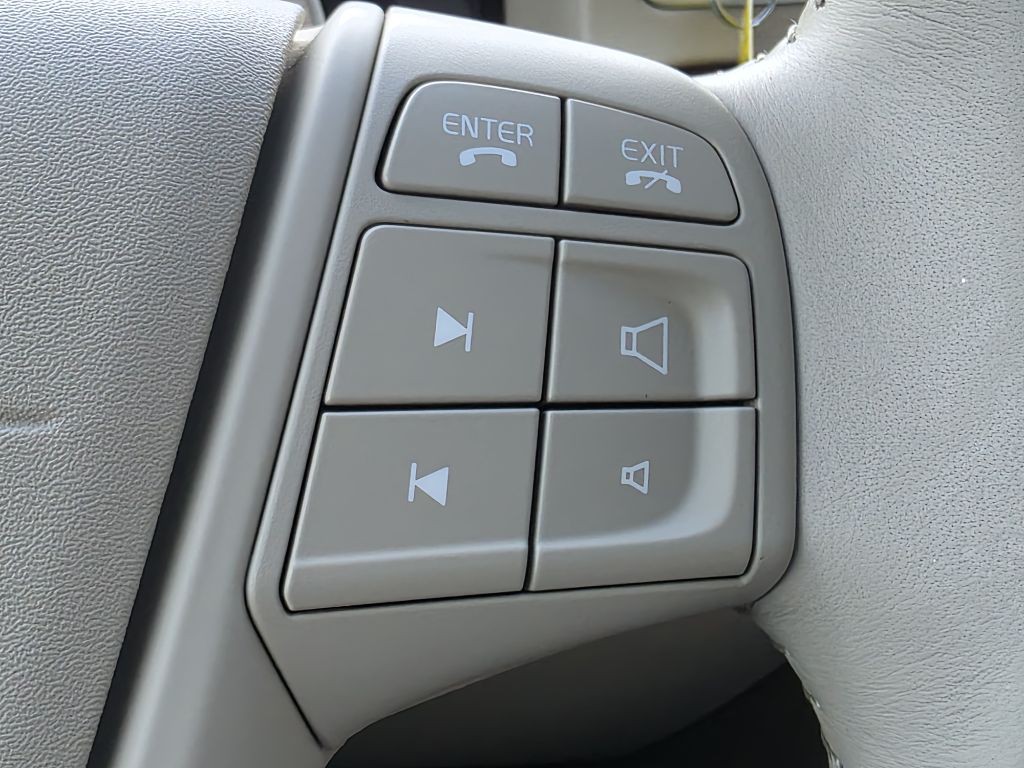 2011 Volvo XC70 Image 25
