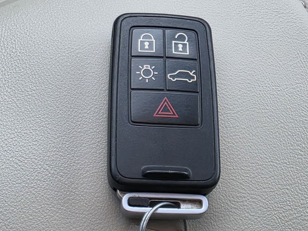 2011 Volvo XC70 Image 27
