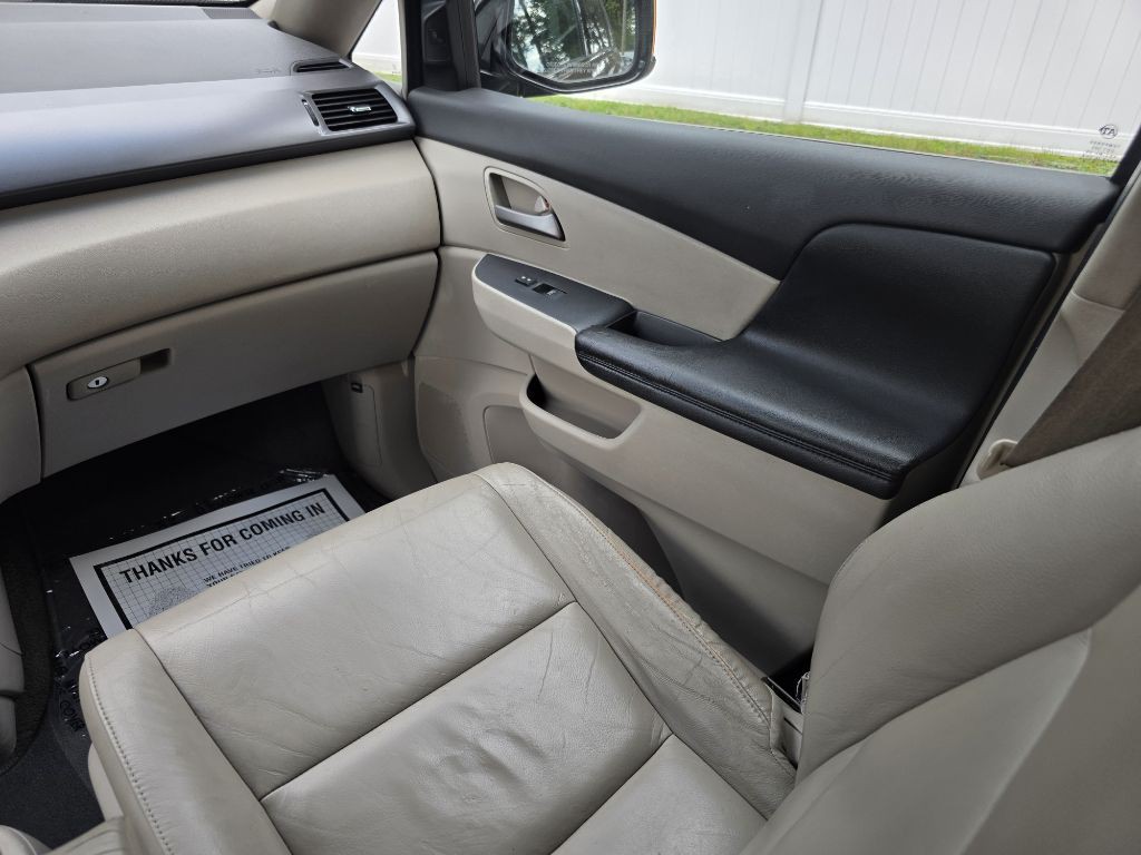 2012 Honda Odyssey Image 18