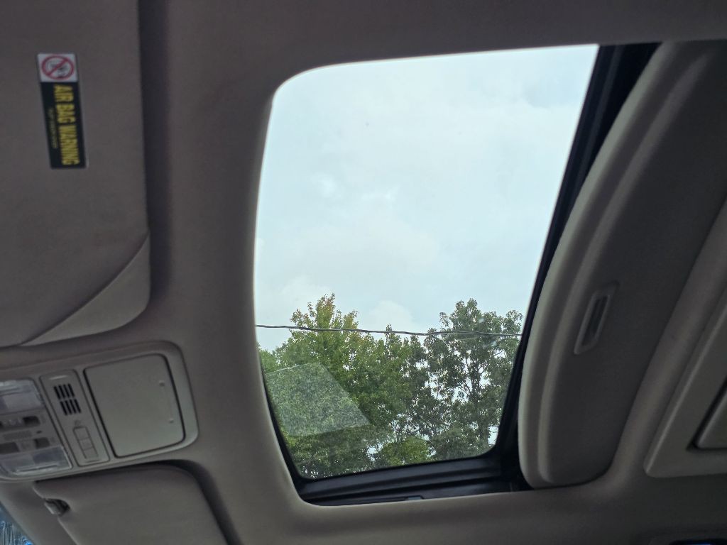 2012 Honda Odyssey Image 21