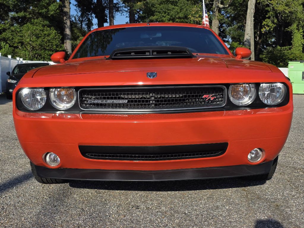 2010 Dodge Challenger Image 2
