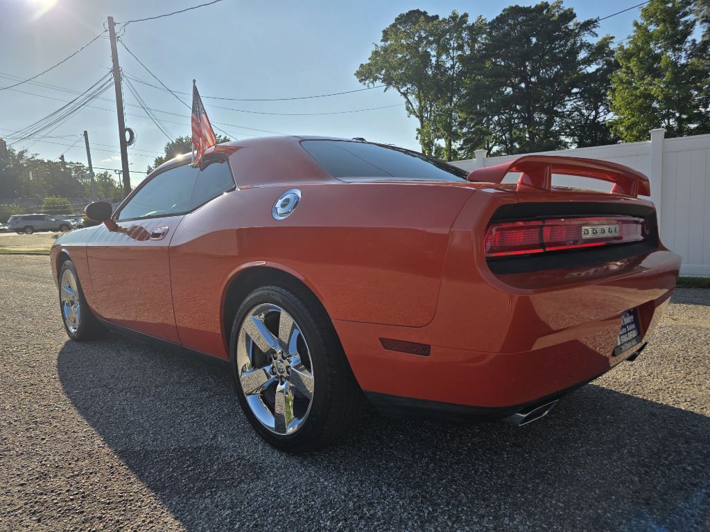 2010 Dodge Challenger Image 8