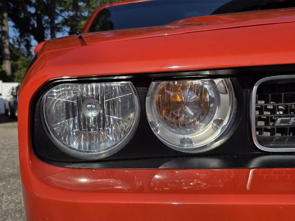 2010 Dodge Challenger Image 9