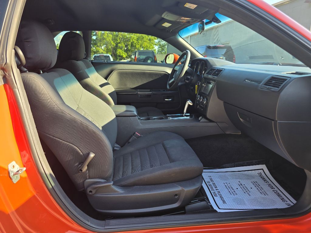 2010 Dodge Challenger Image 10