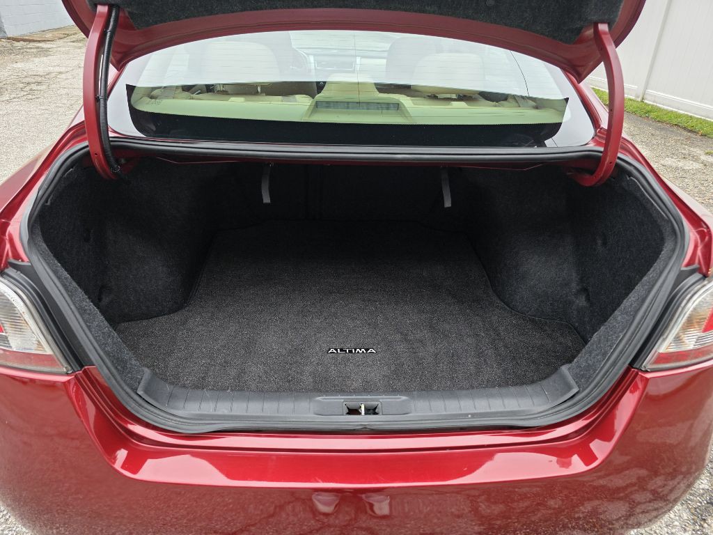 2015 Nissan Altima Image 11