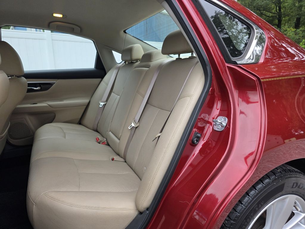 2015 Nissan Altima Image 13