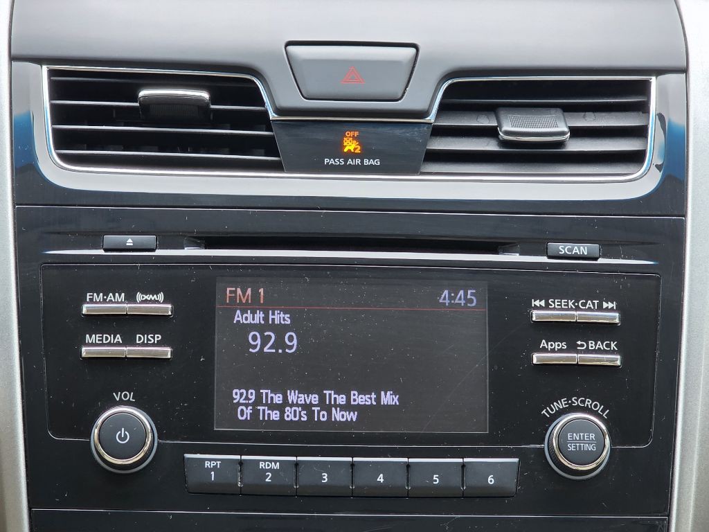 2015 Nissan Altima Image 17