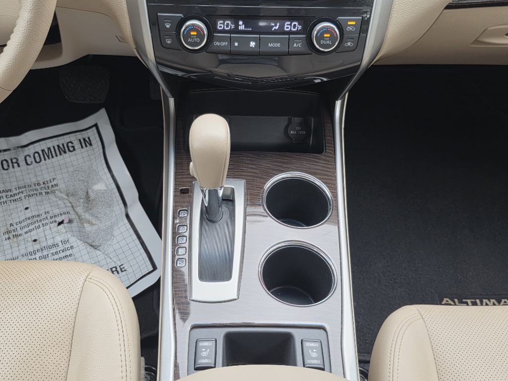 2015 Nissan Altima Image 18