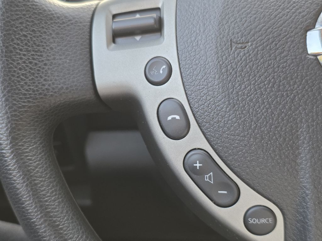 2013 Nissan Rogue Image 33