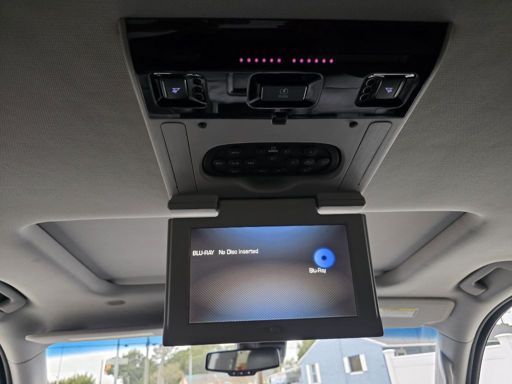 2015 Chevrolet Tahoe Image 16