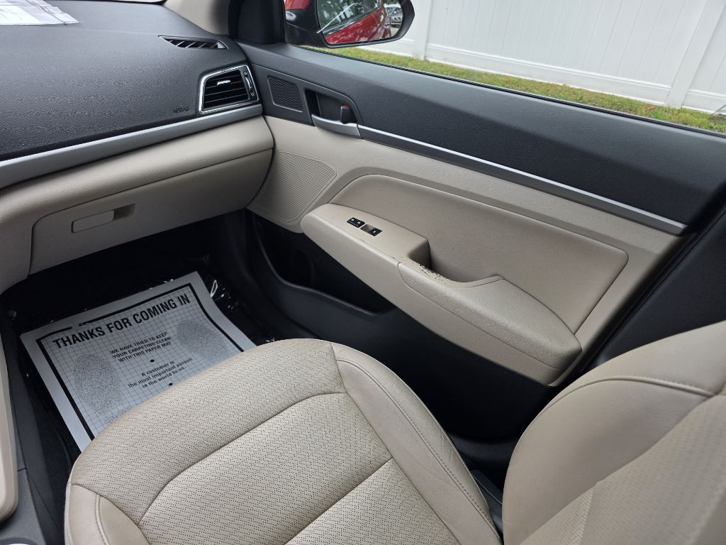 2017 Hyundai Elantra Image 15