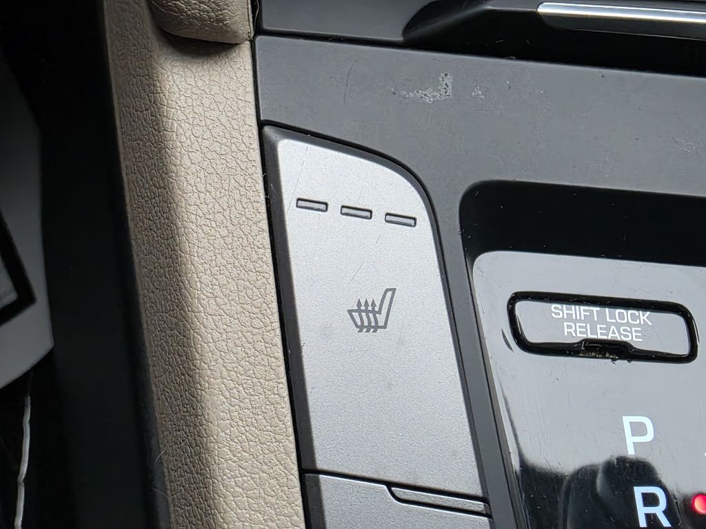 2017 Hyundai Elantra Image 20