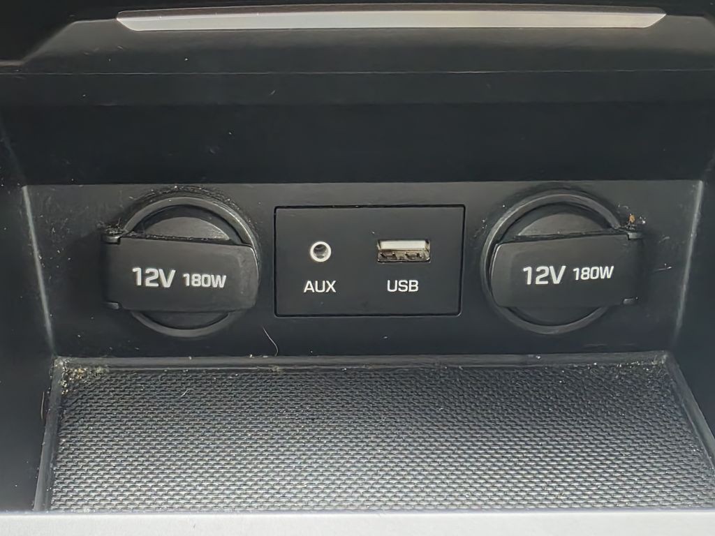 2017 Hyundai Elantra Image 21