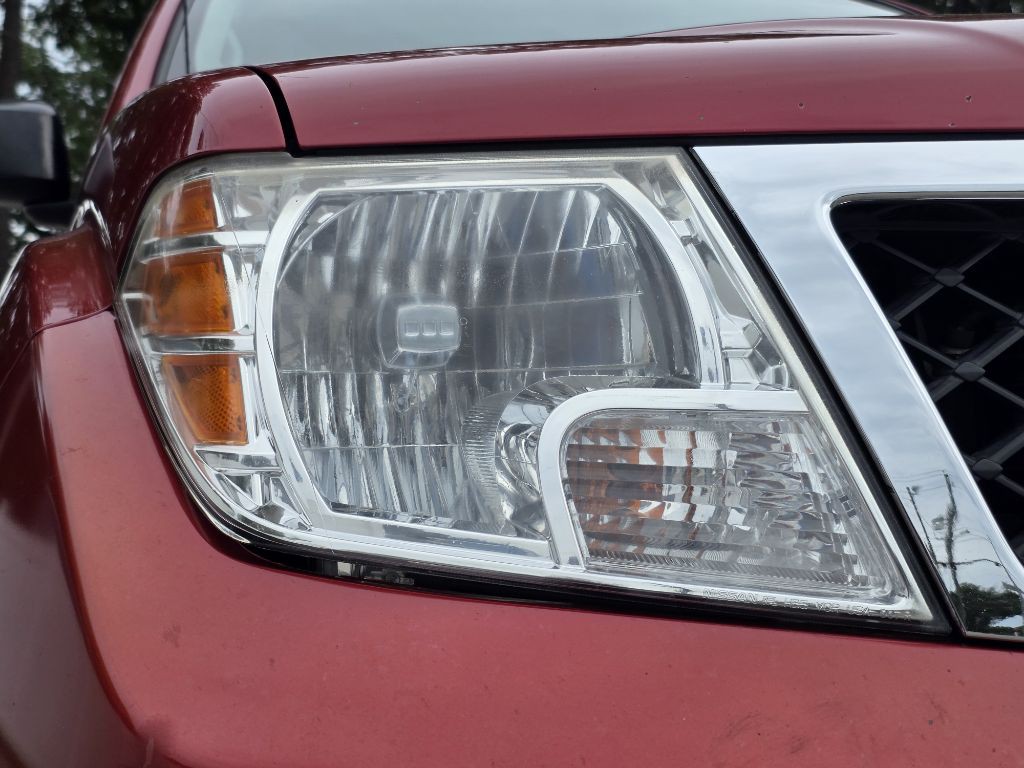 2013 Nissan Frontier Image 9