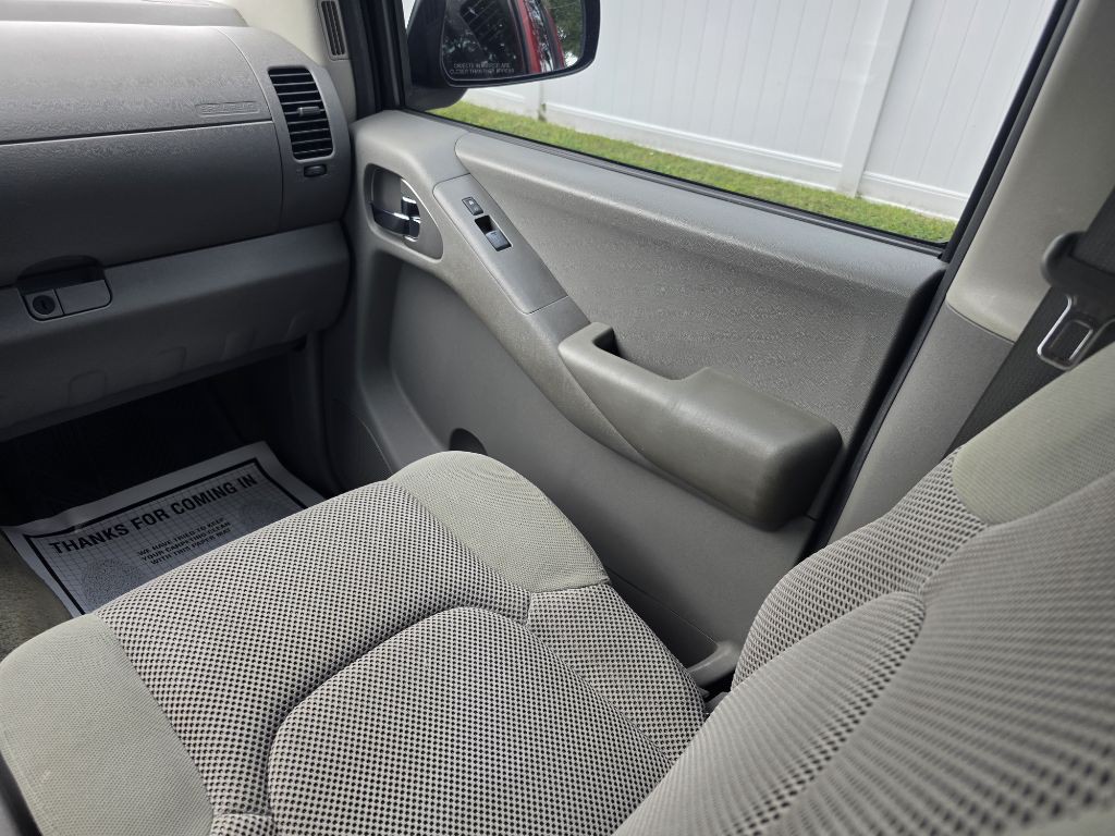 2013 Nissan Frontier Image 16