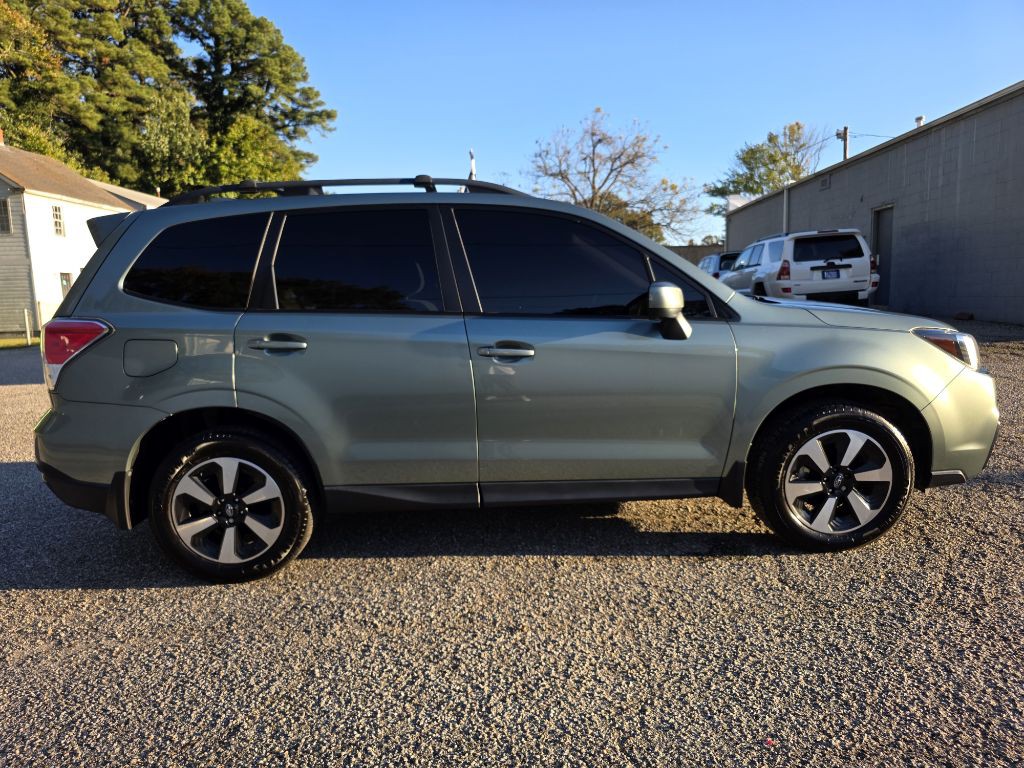 2018 Subaru Forester Image 2