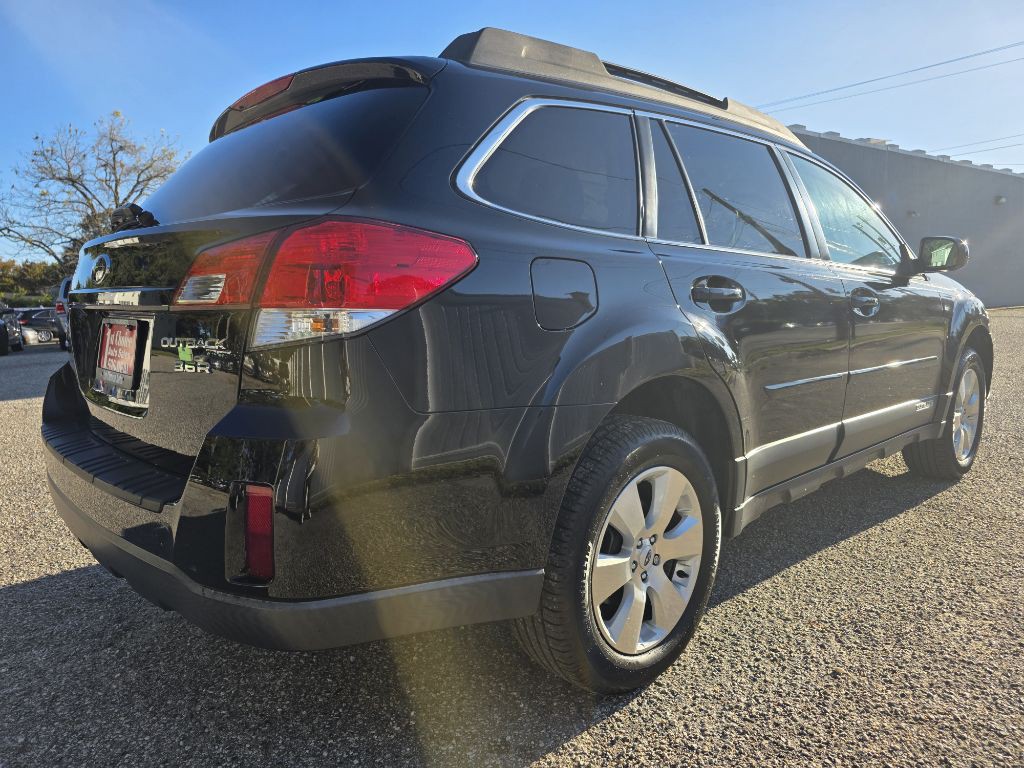 2011 Subaru Outback Image 4
