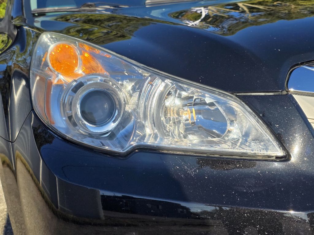 2011 Subaru Outback Image 9