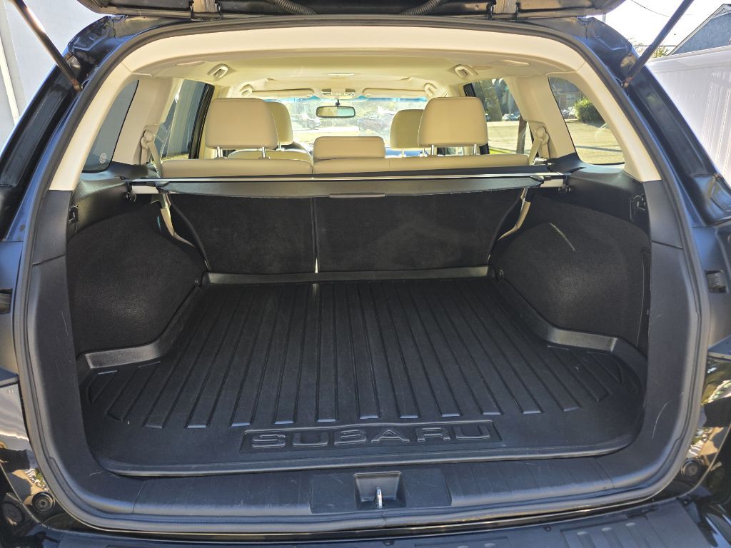 2011 Subaru Outback Image 12