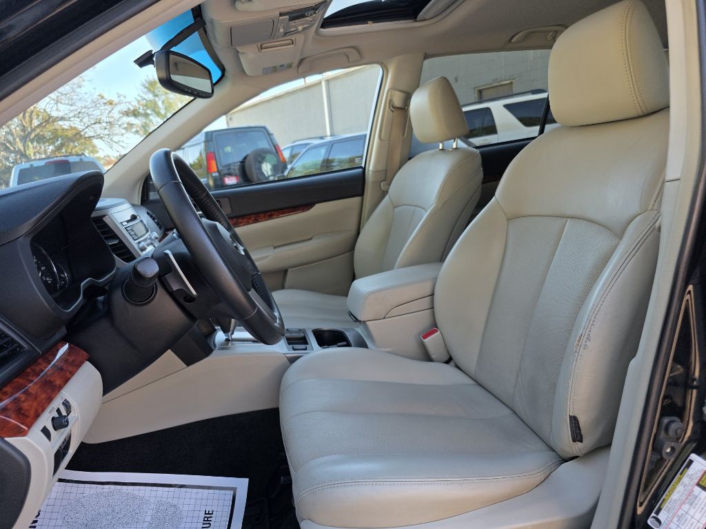 2011 Subaru Outback Image 16