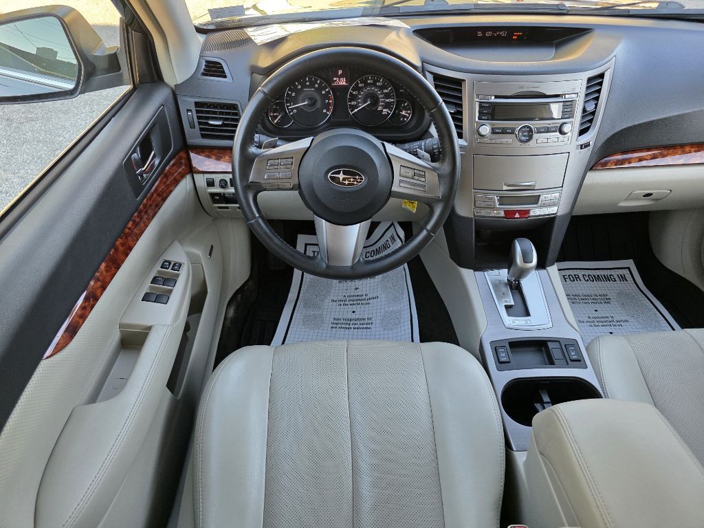2011 Subaru Outback Image 17