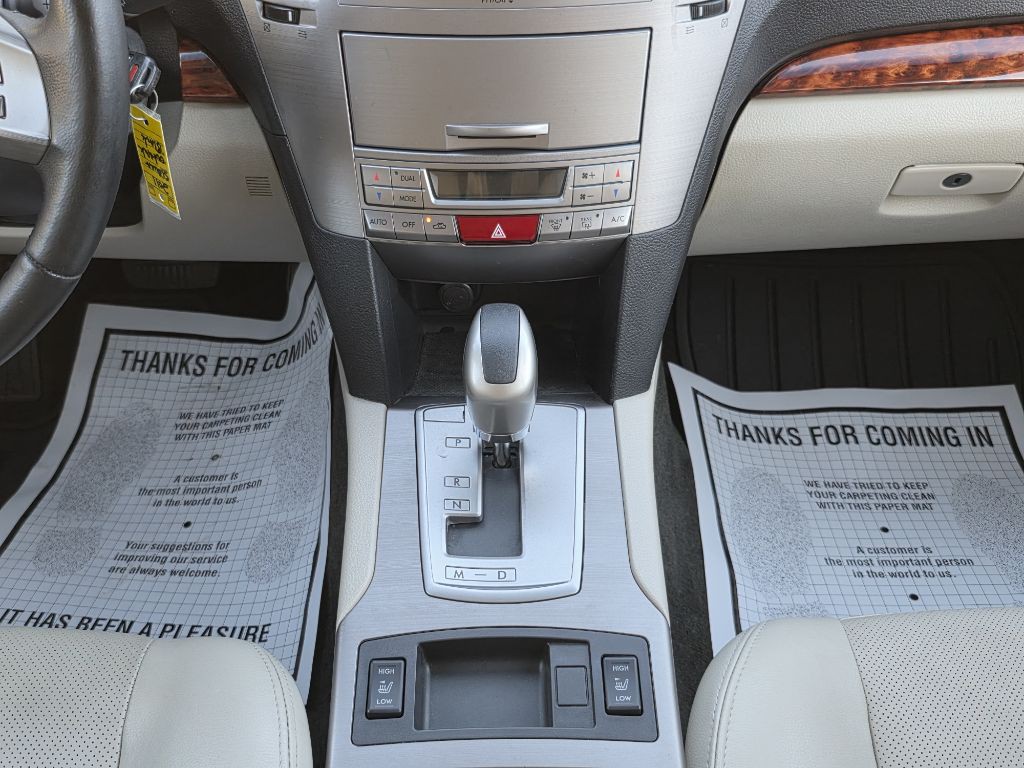 2011 Subaru Outback Image 19