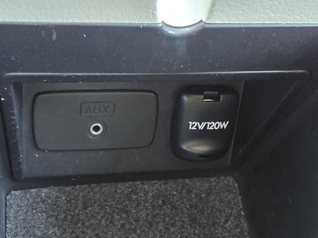 2011 Subaru Outback Image 23