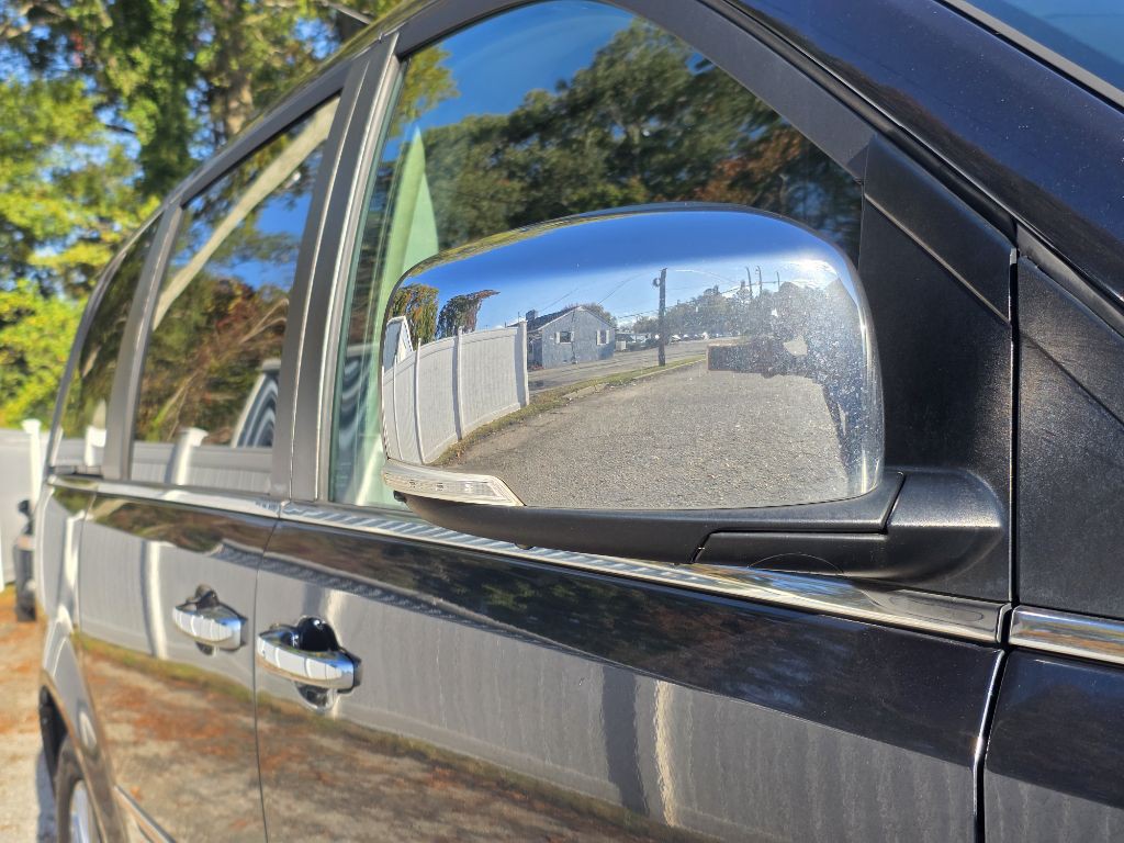 2014 Chrysler Town & Country Image 10