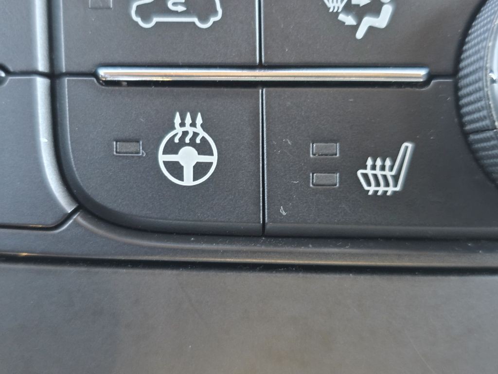 2014 Chrysler Town & Country Image 21