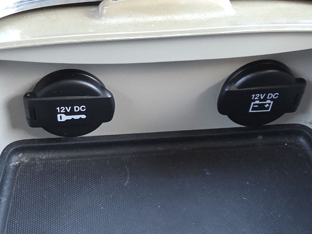 2014 Chrysler Town & Country Image 23