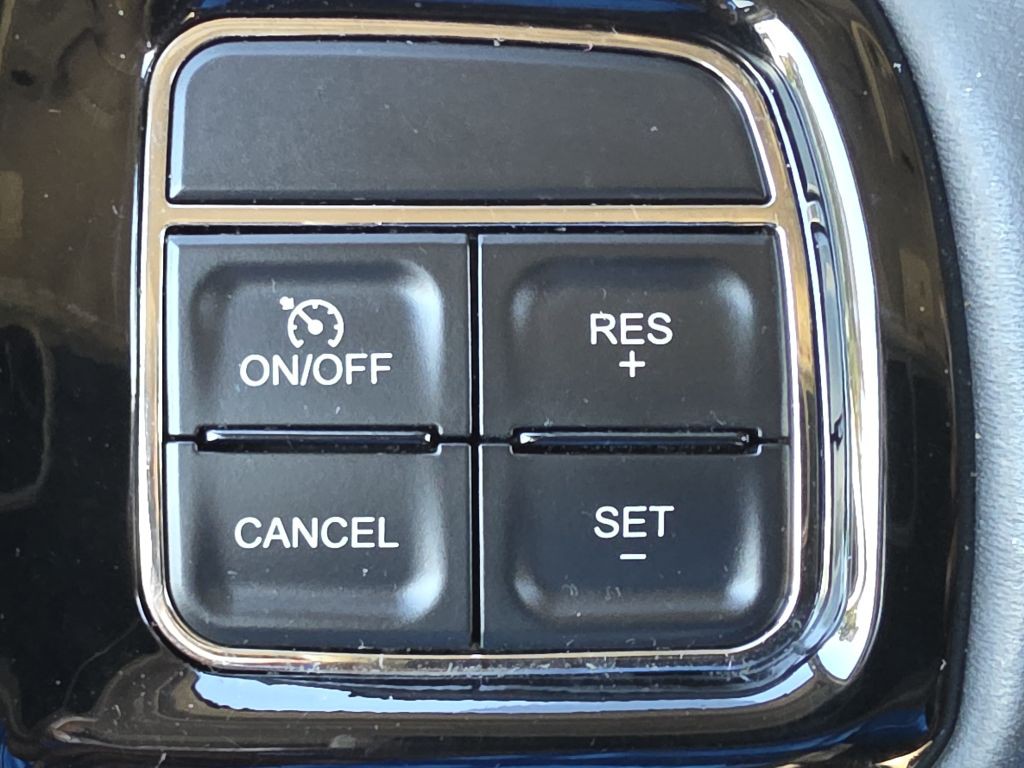 2014 Chrysler Town & Country Image 27