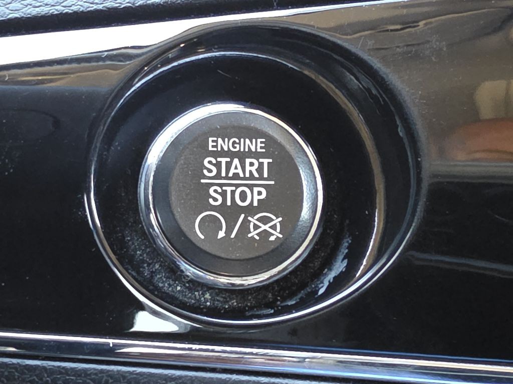 2014 Chrysler Town & Country Image 28