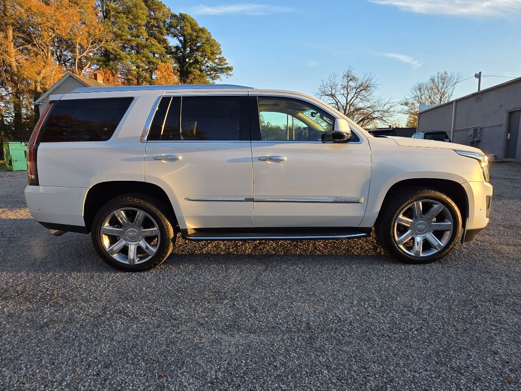2018 Cadillac Escalade Image 2