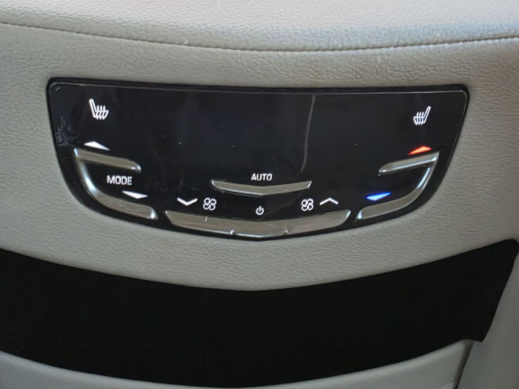 2018 Cadillac Escalade Image 18