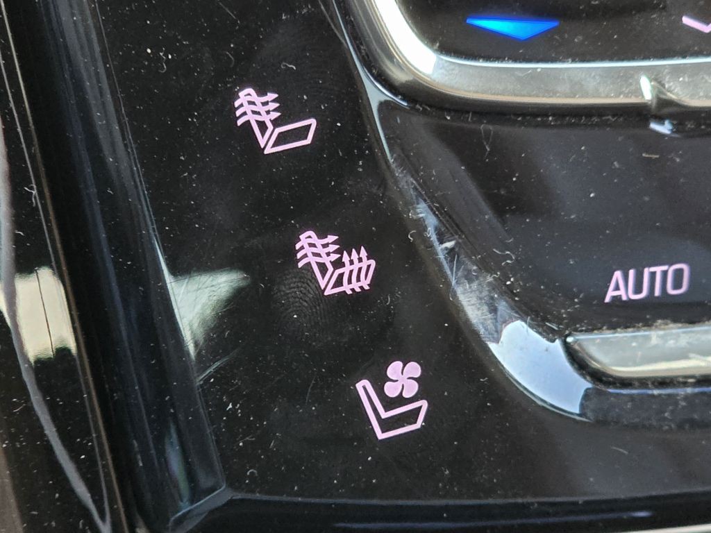 2018 Cadillac Escalade Image 25