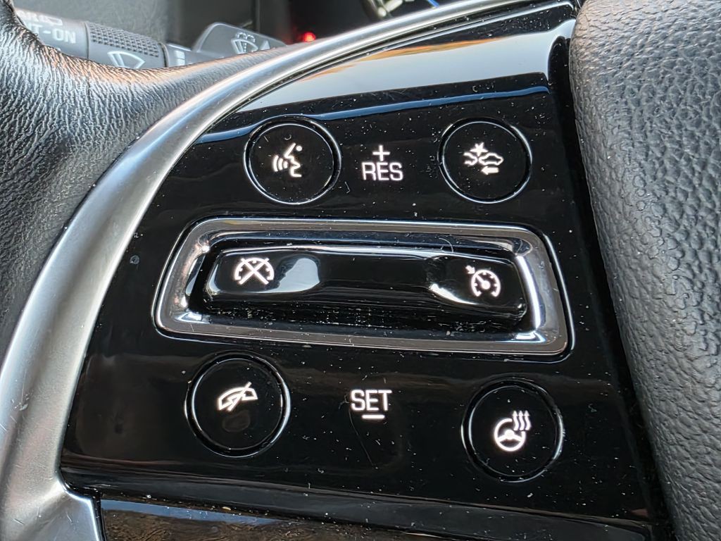 2018 Cadillac Escalade Image 28