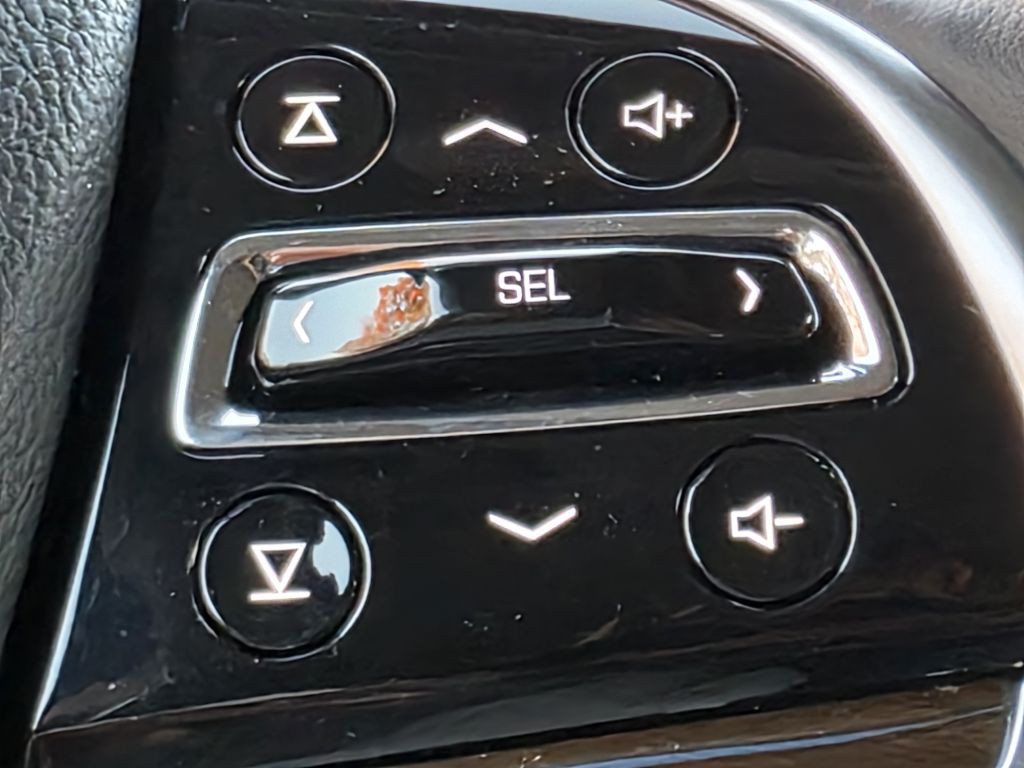 2018 Cadillac Escalade Image 29