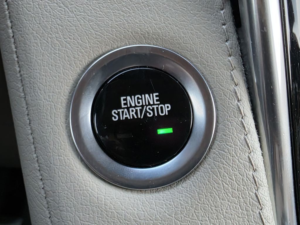 2018 Cadillac Escalade Image 30