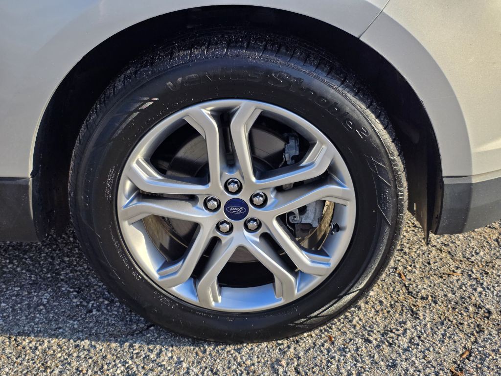 2017 Ford Edge Image 10