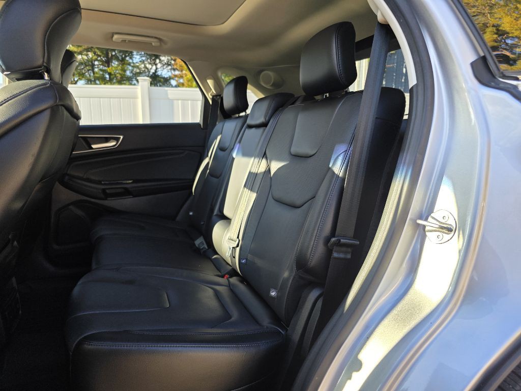 2017 Ford Edge Image 14