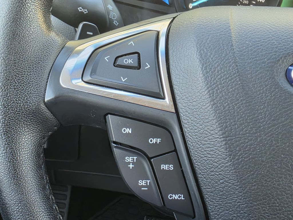 2017 Ford Edge Image 25