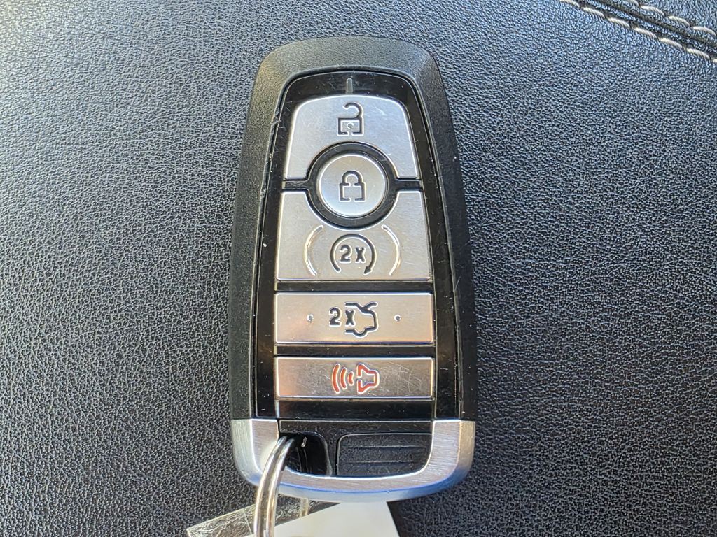 2017 Ford Edge Image 27