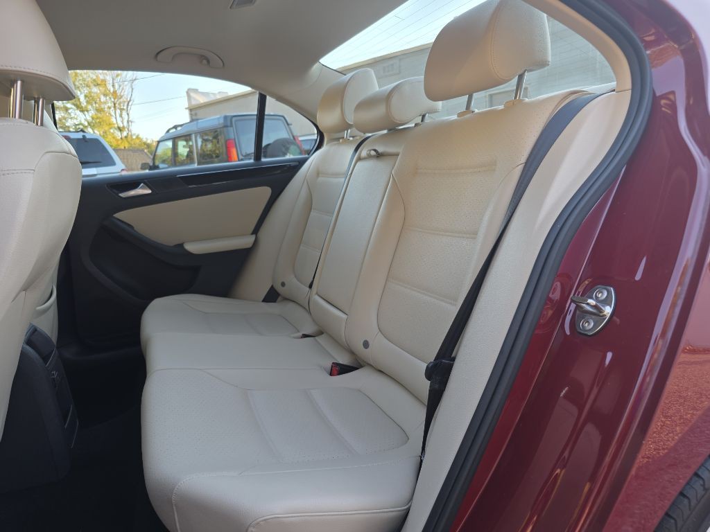 2017 Volkswagen Jetta Image 12