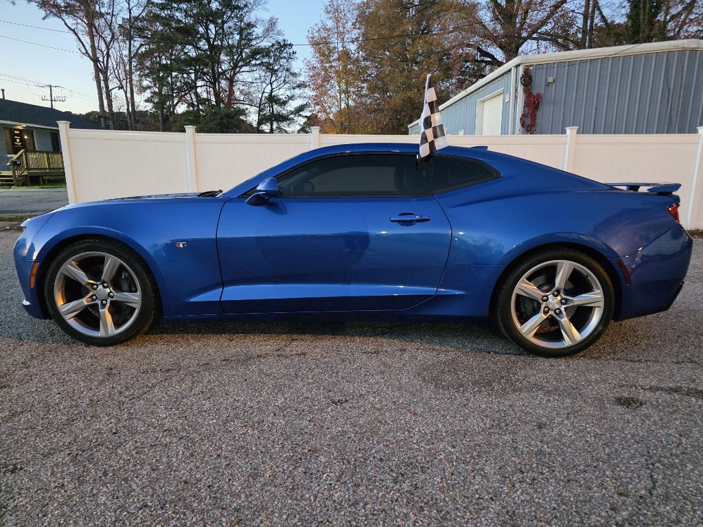 2017 Chevrolet Camaro Image 2